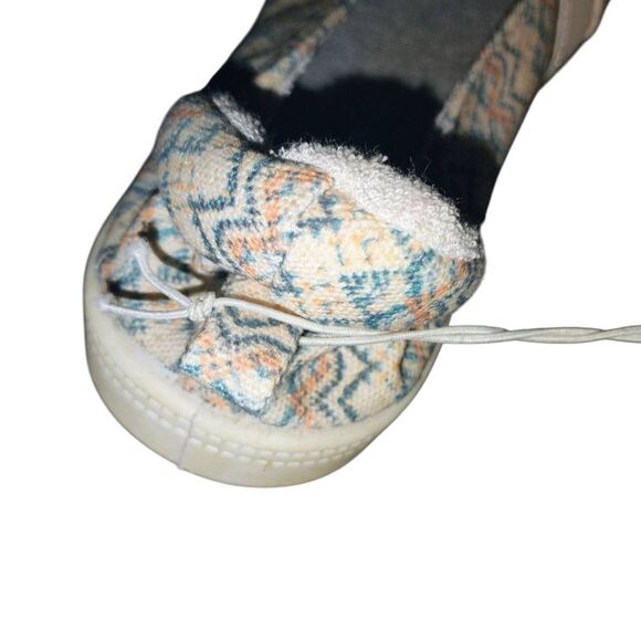 Maurices Nwt Laura Twin Gore Striped Slip On Sneakers - Picture 8 of 9